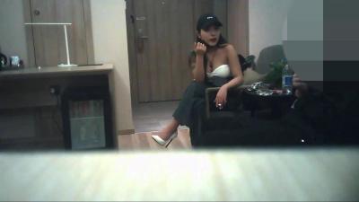 重金打赏终获回报！超高颜值女神级主播私密酒店激情约啪 客厅口爆颜射 床上骑乘位疯狂输出 网红主播的私下淫乱实录