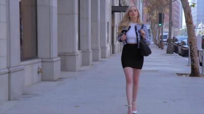 蜜桃臀骚货终于找到借口下海打工！为钱献身的肉体成为金钱奴隶实录