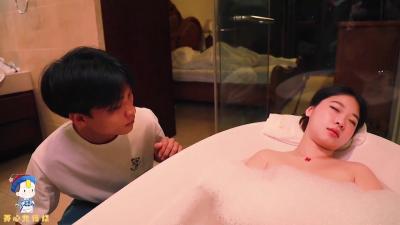 KXG0002浴室禁忌：湿身妹妹遭哥哥强势突入 深夜激战水花四溅