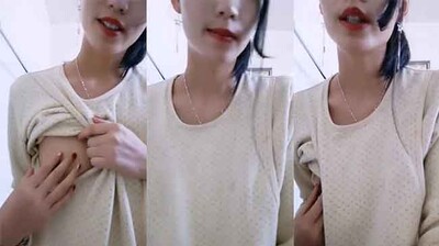 哺乳期美女的乳汁诱惑时刻