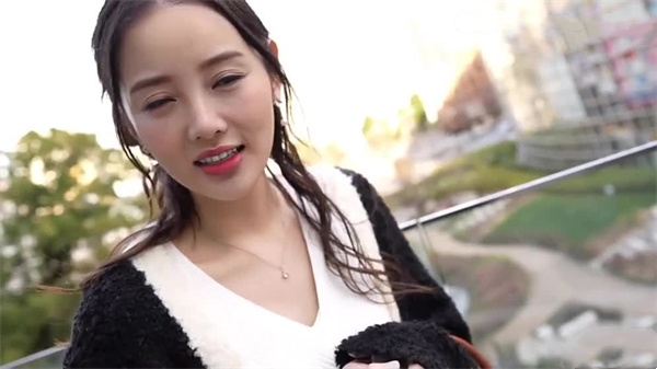 AI合成李小璐：饥渴人妻酒店一夜情，主动求欢欲火难耐！