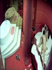 豪华浴缸房大战火辣人妻，淫声浪语尽情高潮