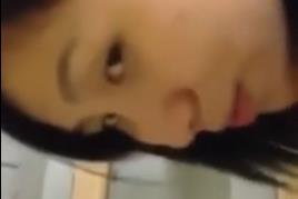 【独家流出】广东高校情侣楼梯间忘情做爱！学生妹粤语淫叫连连，假日偷欢刺激至极！