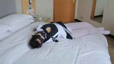 白丝萝莉遭系列捆绑调教