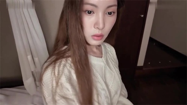 金晨AI-霸道总裁强制中出：职场新人蜜穴淫语哀求