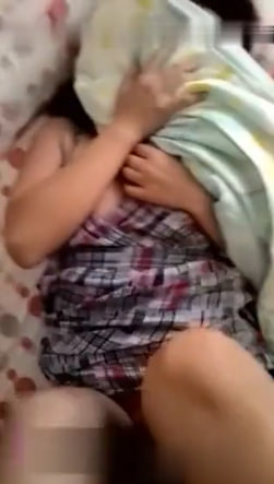 女友被我从后狂肏到哭喊求饶 我却因巨爽爆操停不下来