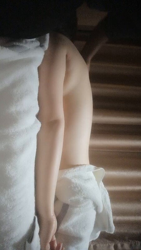 女子SPA精油特写 按摩师狂抠嫩穴 偷拍视角直击极品少妇高潮抽搐