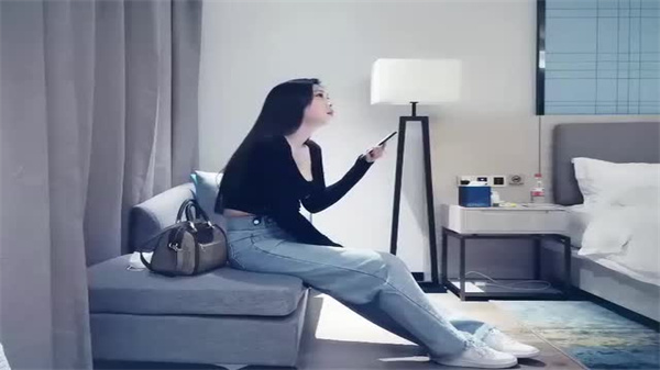 全国探花私约极品长发巨乳妹 酒店淫荡呻吟激烈肉搏内射